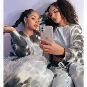 Garage Clothing Sweatpants & Sweatshirt set